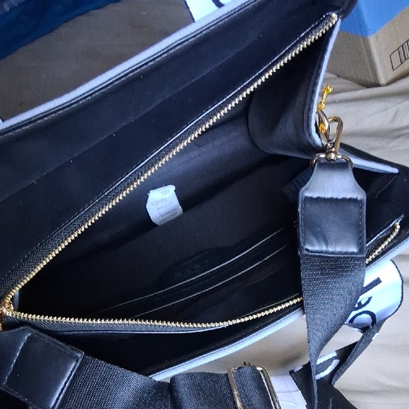 NEW bebe Black and Gray Tote Bag - Picture 6 of 8